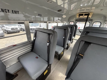 Picture of 2005 Chevrolet Express 3500 Cutaway Shuttle Bus