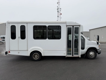 Picture of 2016 Ford E350 Goshen ADA Shuttle Bus