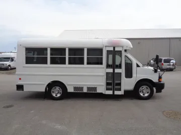 Picture of 2019 Chevrolet Thomas Shuttle Bus