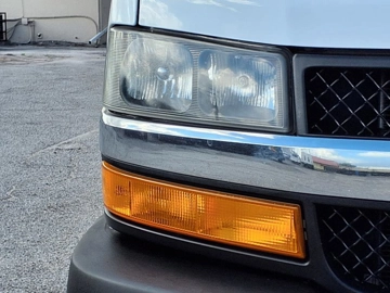 Picture of 2018 Chevrolet Express Passenger Van