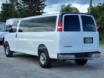 Picture of 2018 Chevrolet Express Passenger Van