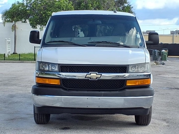 Picture of 2018 Chevrolet Express Passenger Van