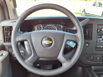 Picture of 2019 Chevrolet Express Passenger Van
