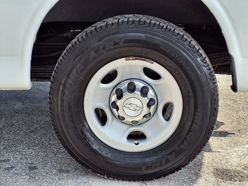 Picture of 2019 Chevrolet Express Passenger Van