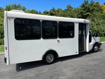Picture of 2017 Chevrolet Express 4500 Arboc ADA Shuttle Bus