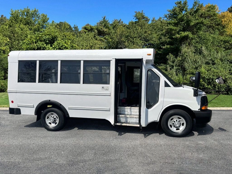 Picture of 2017 Chevrolet Express Micro Bird MFSAB