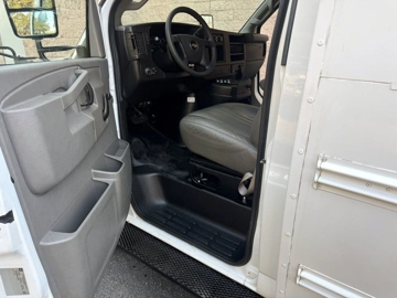 Picture of 2017 Chevrolet Express Micro Bird MFSAB
