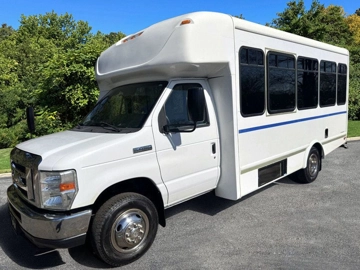 Picture of 2015 Ford E-450 Non-CDL ADA Shuttle Bus