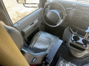 Picture of 2015 Ford E-450 Non-CDL ADA Shuttle Bus