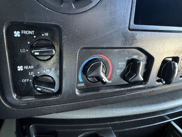 Picture of 2015 Ford E-450 Non-CDL ADA Shuttle Bus