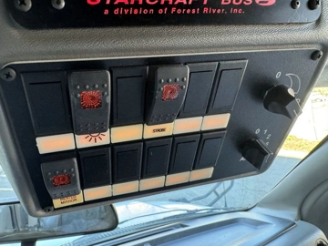 Picture of 2015 Ford E-450 Non-CDL ADA Shuttle Bus