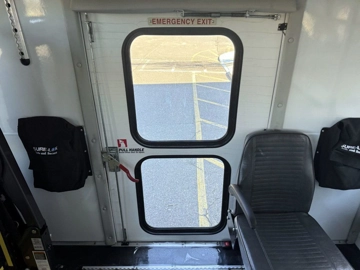 Picture of 2015 Ford E-450 Non-CDL ADA Shuttle Bus