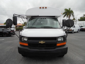Picture of 2007 Chevrolet Express Thomas Shuttle Bus