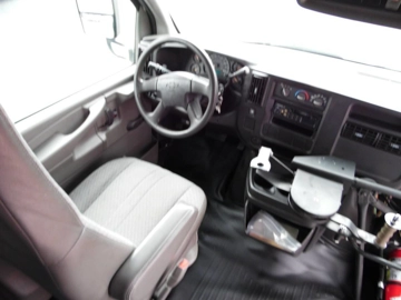 Picture of 2007 Chevrolet Express Thomas Shuttle Bus