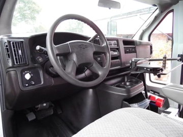 Picture of 2007 Chevrolet Express Thomas Shuttle Bus