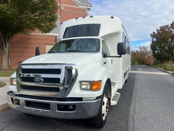 Picture of 2011 Ford F-650 Super Duty Shuttle Bus