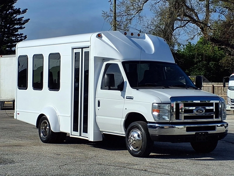 Picture of 2016 Ford E350 Cutaway Shuttle Bus