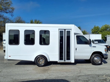 Picture of 2016 Ford E350 Cutaway Shuttle Bus