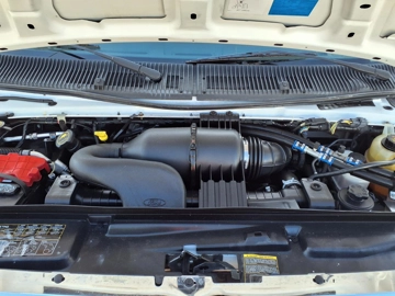 Picture of 2016 Ford E350 Cutaway Shuttle Bus