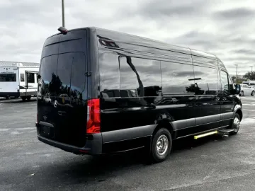 2025 L.A. West Sprinter 14P