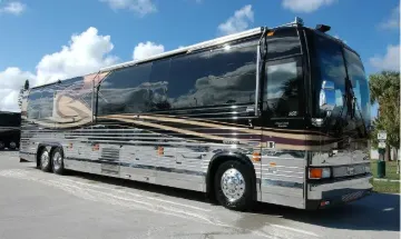 2004 Prevost XLII Liberty Coach 