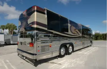 2004 Prevost XLII Liberty Coach 