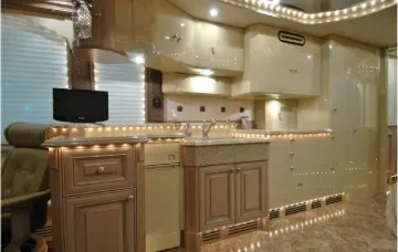 2004 Prevost XLII Liberty Coach 