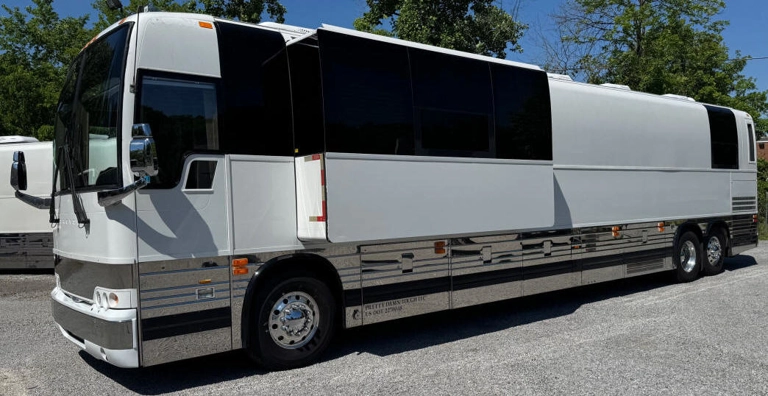 Picture of 2009 Prevost XLII Motorcoach