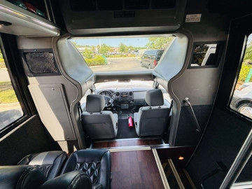Picture of 2014 Grech GM33 29P Lux Shuttle