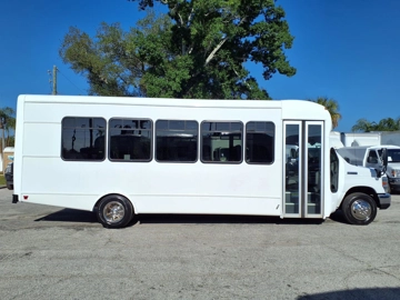 Picture of 2017 Ford E-Series Shuttle Bus