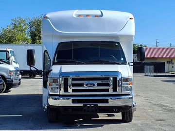 Picture of 2017 Ford E-Series Shuttle Bus