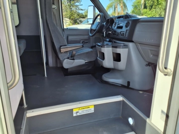 Picture of 2017 Ford E-Series Shuttle Bus