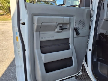 Picture of 2017 Ford E-Series Shuttle Bus