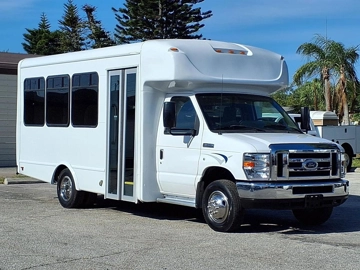 Picture of 2017 Ford E-350 Starcraft Shuttle Bus