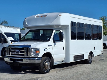 Picture of 2017 Ford E-350 Starcraft Shuttle Bus