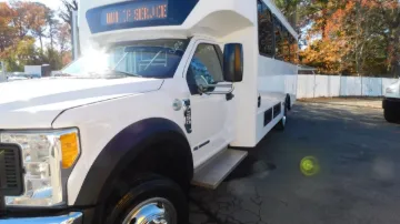 Picture of 2017 Ford F-550 Shuttle Bus