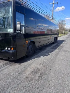 2005 Prevost X3-45 55P Coach