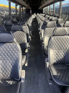 2005 Prevost X3-45 55P Coach