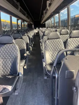 2005 Prevost X3-45 55P Coach