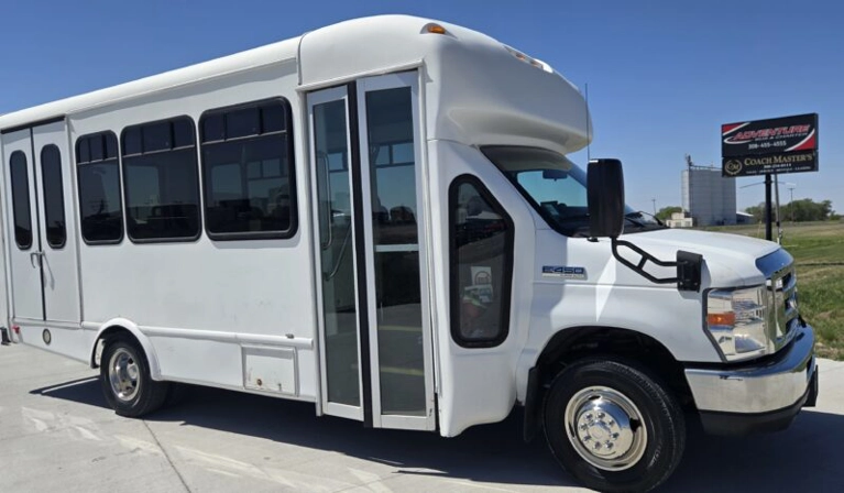 Picture of 2016 Ford E450 Senator Shuttle Bus