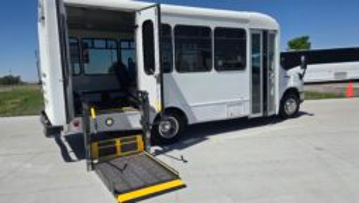 Picture of 2016 Ford E450 Senator Shuttle Bus