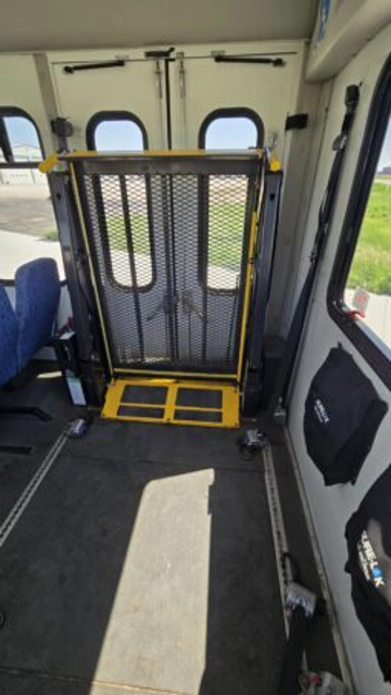 Picture of 2016 Ford E450 Senator Shuttle Bus