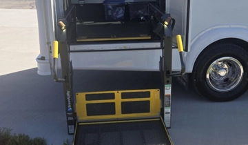 Picture of 2019 Ford E-450 Shuttle Bus