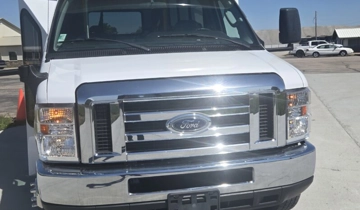 Picture of 2019 Ford E-450 Shuttle Bus