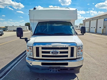 Picture of 2021 Ford E450 Turtle Top Mobile Clinic