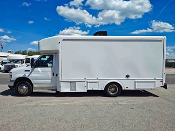 Picture of 2021 Ford E450 Turtle Top Mobile Clinic