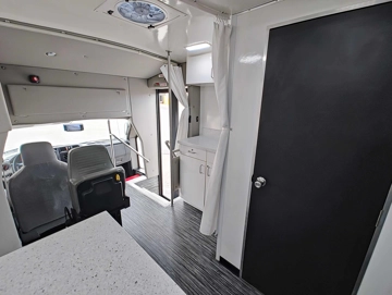 Picture of 2021 Ford E450 Turtle Top Mobile Clinic
