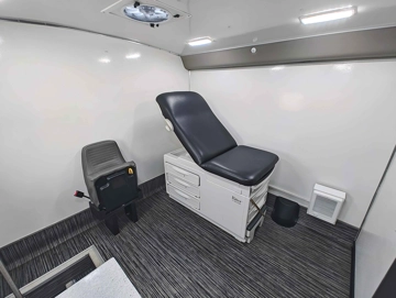 Picture of 2021 Ford E450 Turtle Top Mobile Clinic