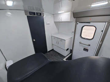 Picture of 2021 Ford E450 Turtle Top Mobile Clinic