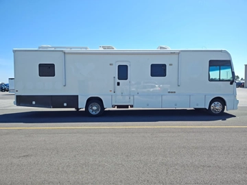 Picture of 2008 Ford Mobile Clinic Conversion